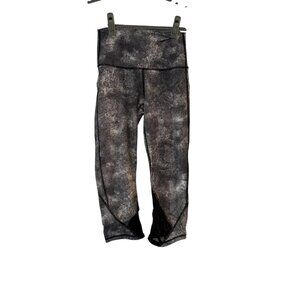 Lululemon Essential Rhythm Black and White Leggings Size 6